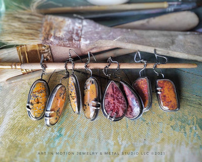 Jewelry as Art: The Luxury of Hand-Forged Metals and Custom Gemstones